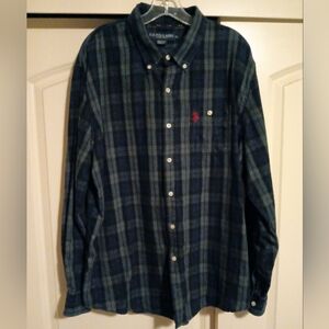 U.S. Polo Assn. Men's Dark Blue & Navy Plaid Button-Down Shirt